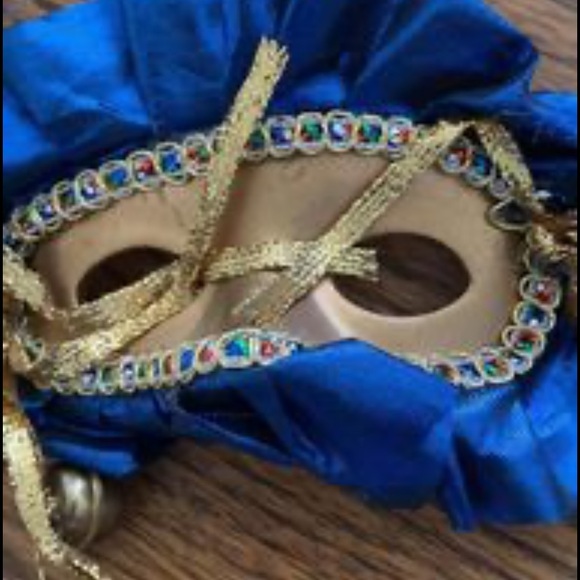 Mardi Gras Masks - Picture 4 of 5